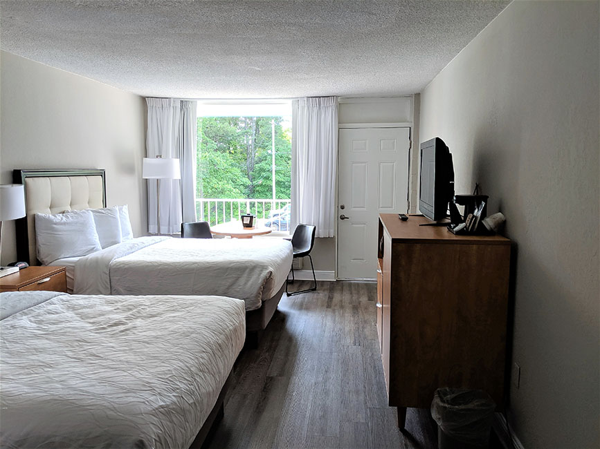 2 Queen Beds Lower Courtyard Room